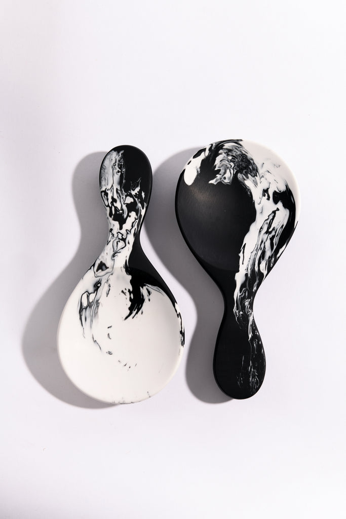 RESIN SHORT SERVERS | BLACK + WHITE