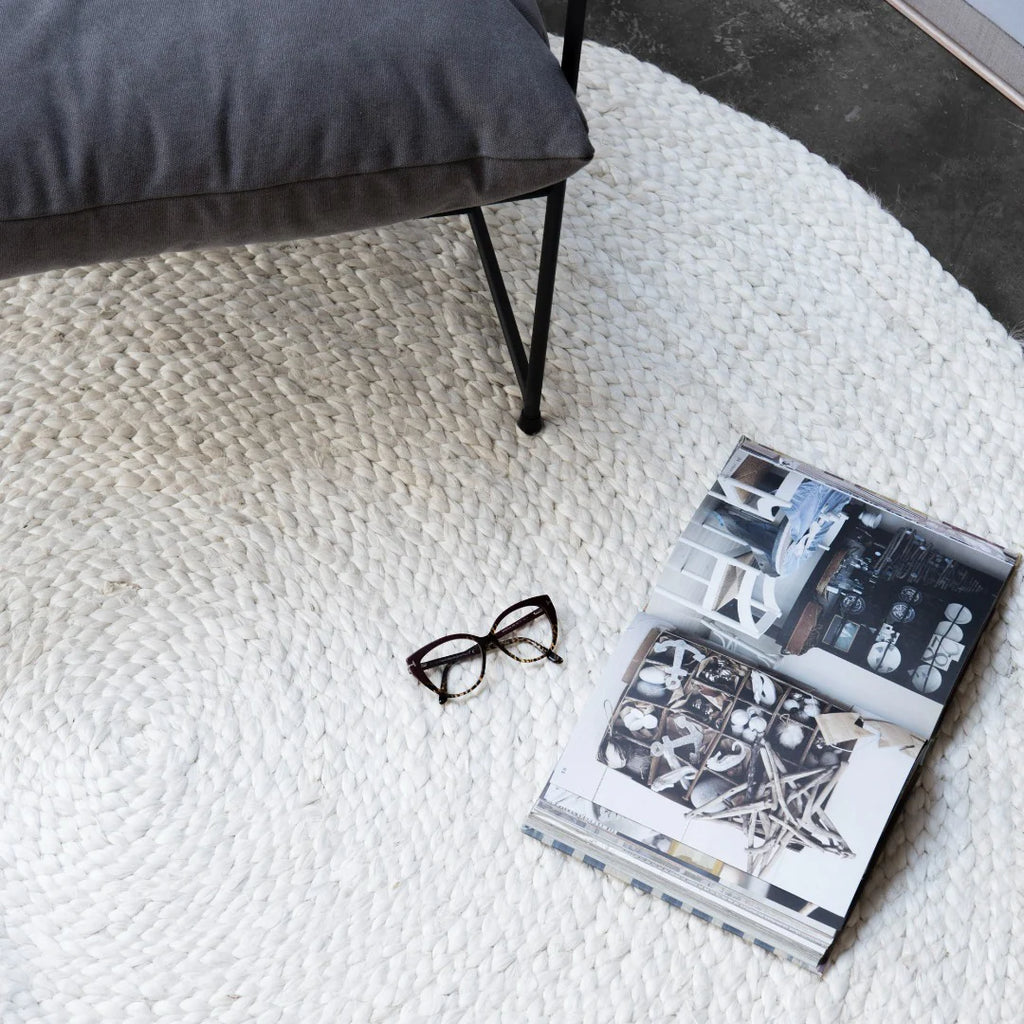 VINCENT WHITE WASH ROUND BRAIDED WEAVE RUG