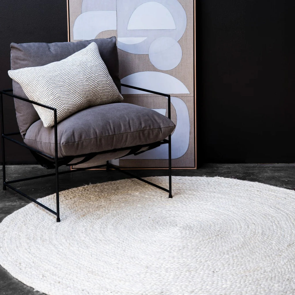 VINCENT WHITE WASH ROUND BRAIDED WEAVE RUG