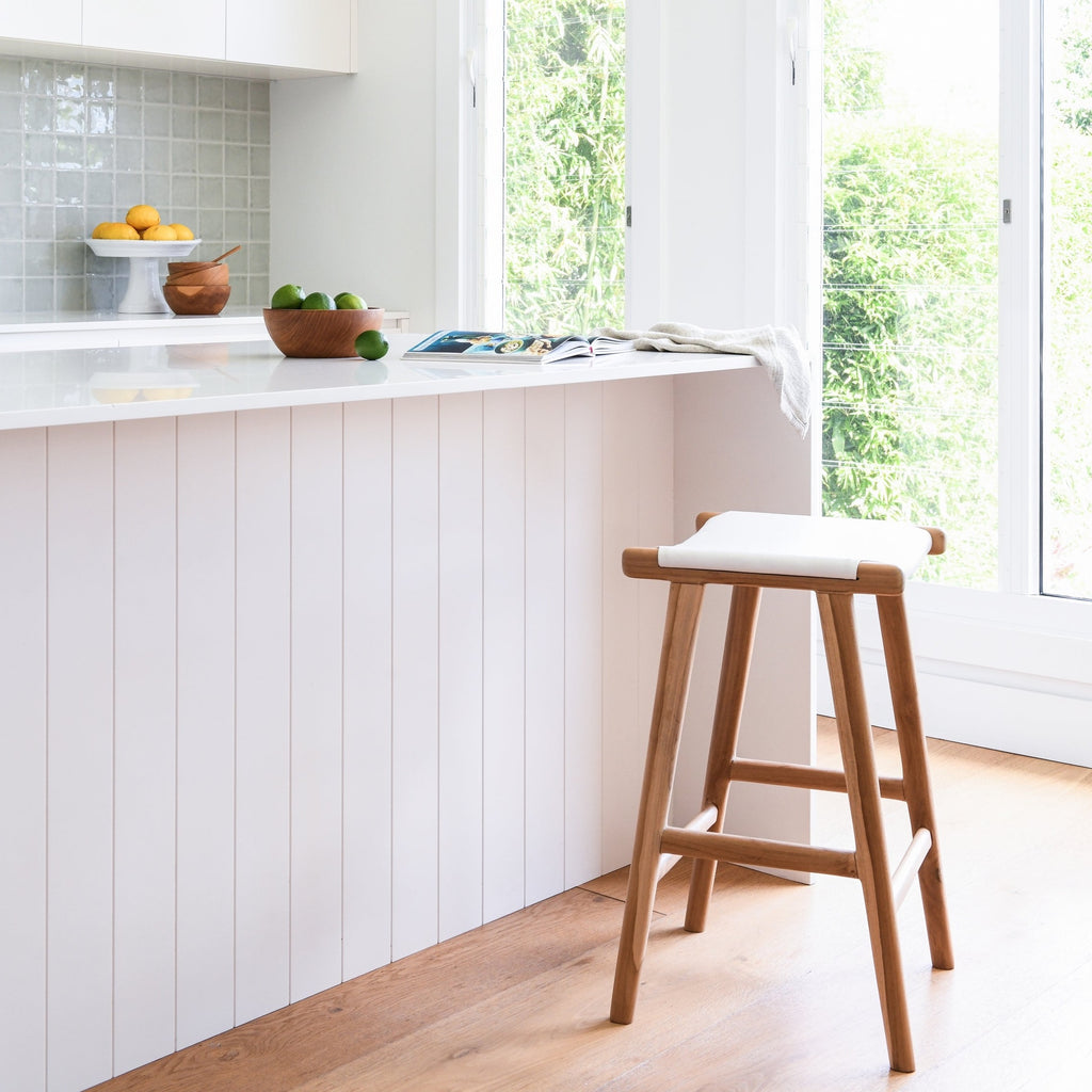 ZIGI TEAK + FLAT LEATHER STOOL | WHITE