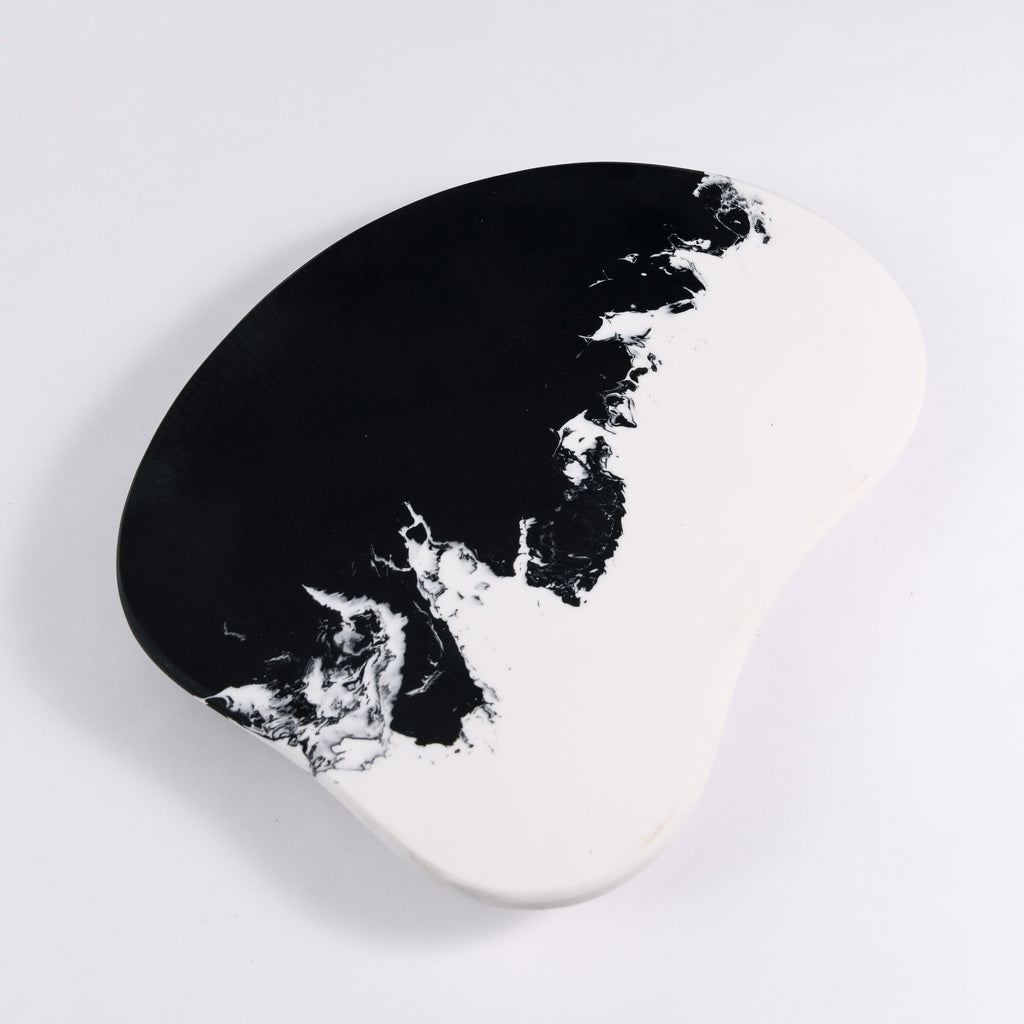 ORGANIC RESIN CHEESEBOARD | BLACK + WHITE