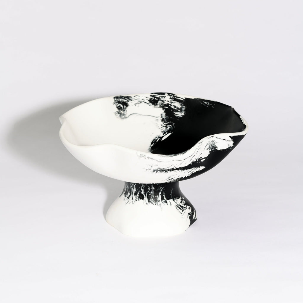 RESIN FLOWER BOWL WITH STAND | BLACK + WHITE