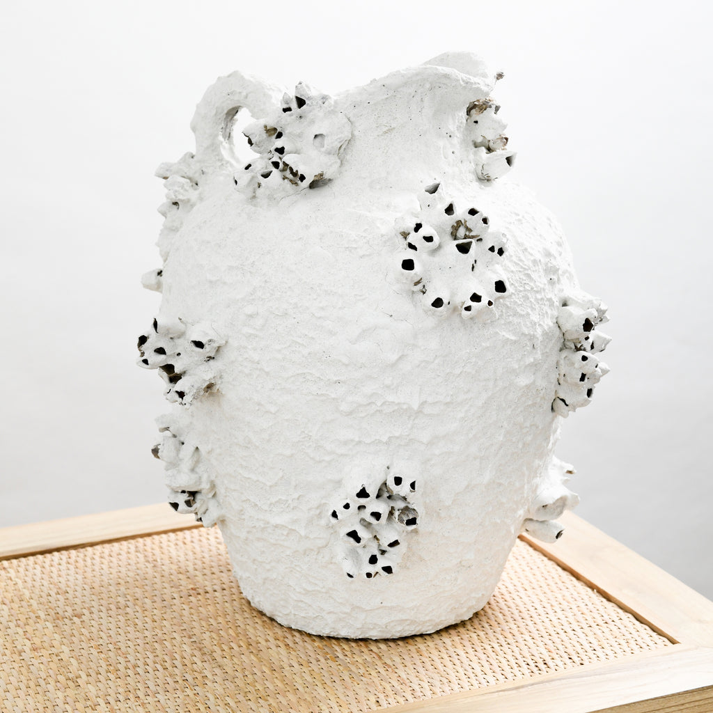 BARNACLE URN | WHITE