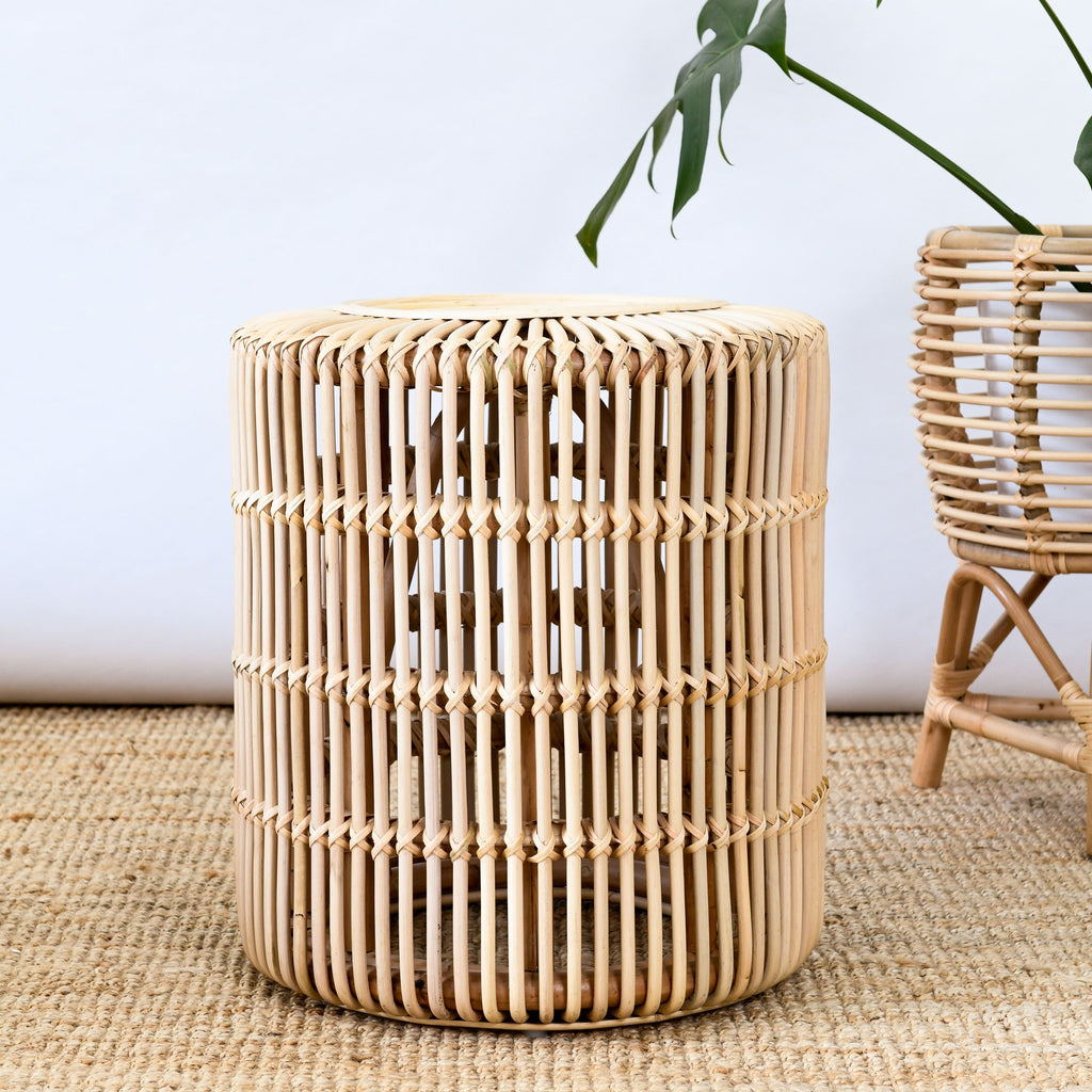 BOA ROUND SIDE TABLE